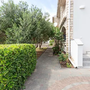 https://apartments-tonka-pag.hotelinzadar.com